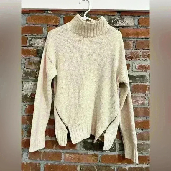 Lovers + Friends Cream Zip Sweater Size M - Picture 1 of 7